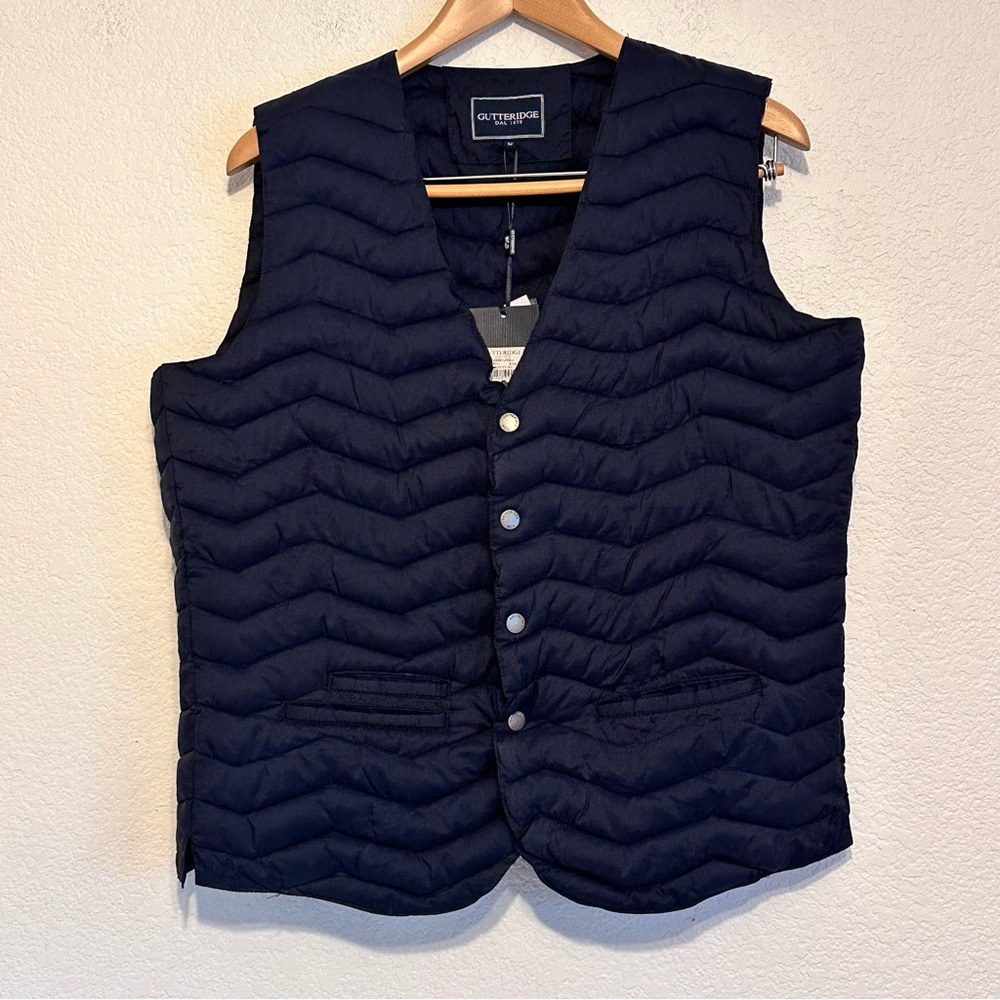 NWT GUTTERIDGE Navy Vest Quilted sleeve with recycled padding sz Large